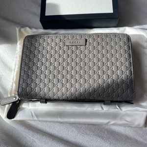 Gray Gucci organizer NWT authentic